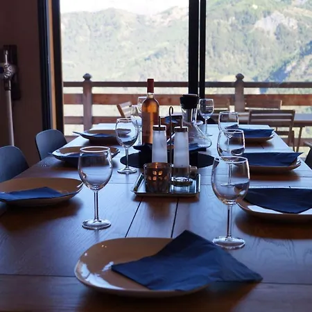 Jasmin D'hiver Chalet